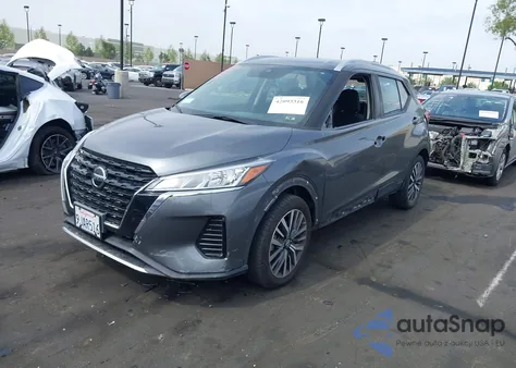 2021 Nissan Kicks Sv Xtronic Cvt z USA, uszkodzony, nr VIN 3N1CP5CV1ML537730